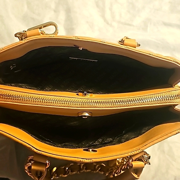 Steve Madden SM Logo Plaque Satchel, Taupe, Handles, Zip Closure - Picture 7 of 11